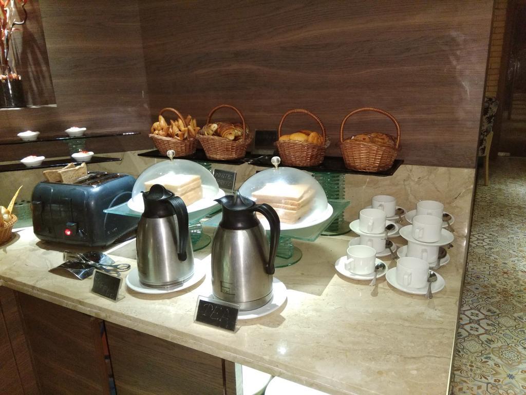 Hotel The International By Tunga à Bombay Extérieur photo