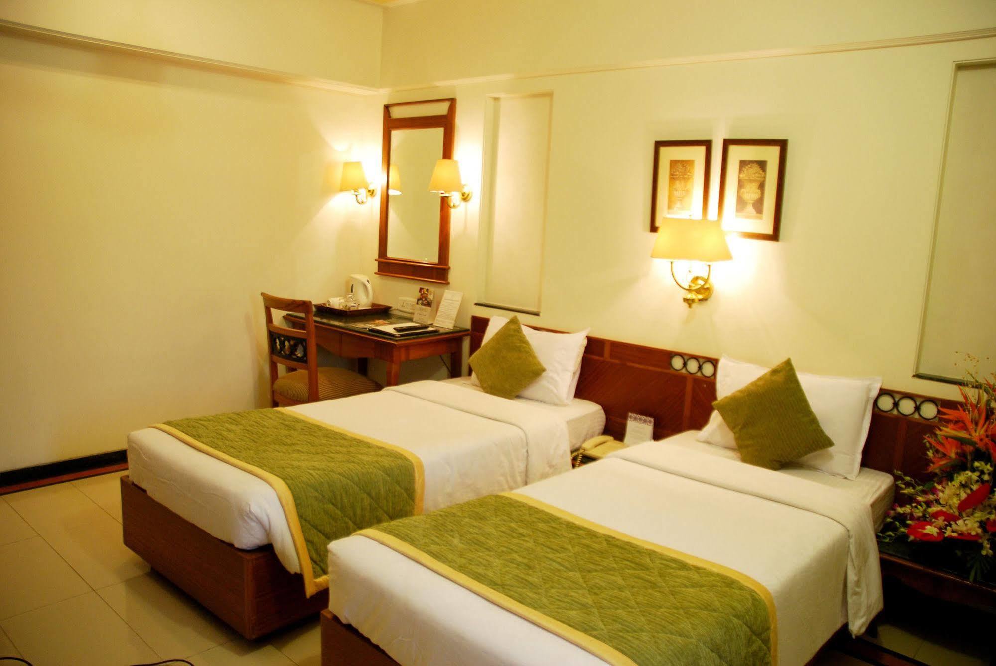 Hotel The International By Tunga à Bombay Extérieur photo